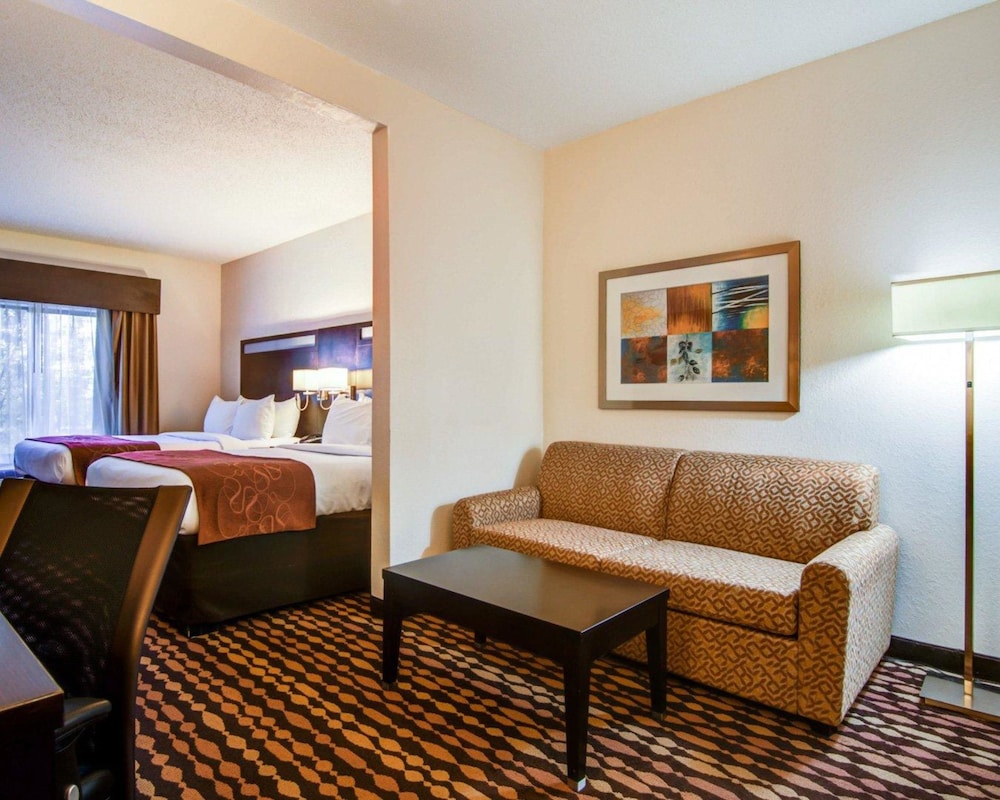 Suite, 2 Queen Beds, Non Smoking photo 2