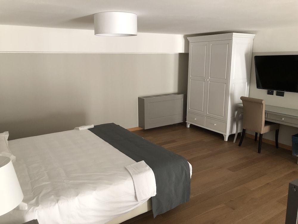 Luxury Suite photo 3