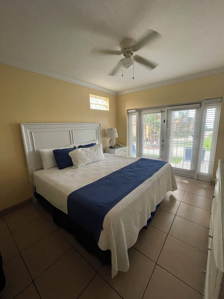 North Cottage, 1 King Bed, Ocean View photo 1