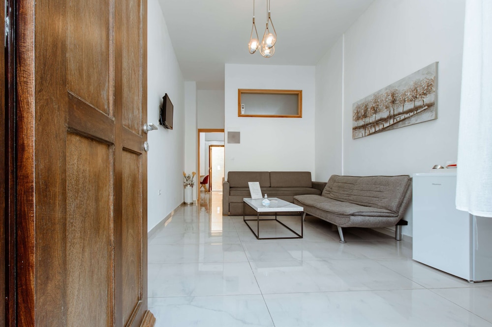 Suite, Ground Floor