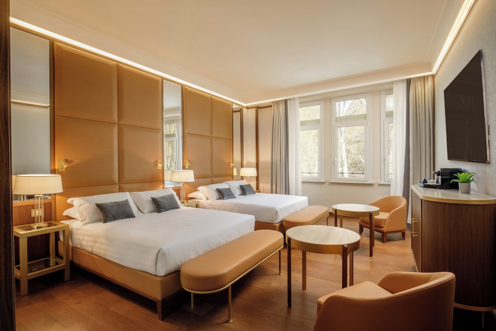 Deluxe Quadruple Room
