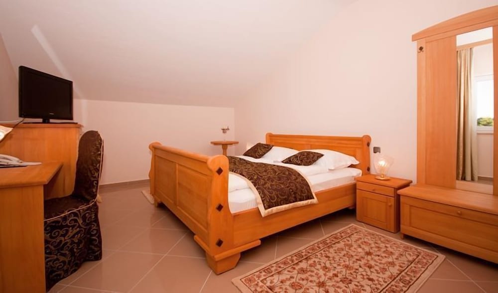 Economy Double Room, 1 Double Bed photo 3