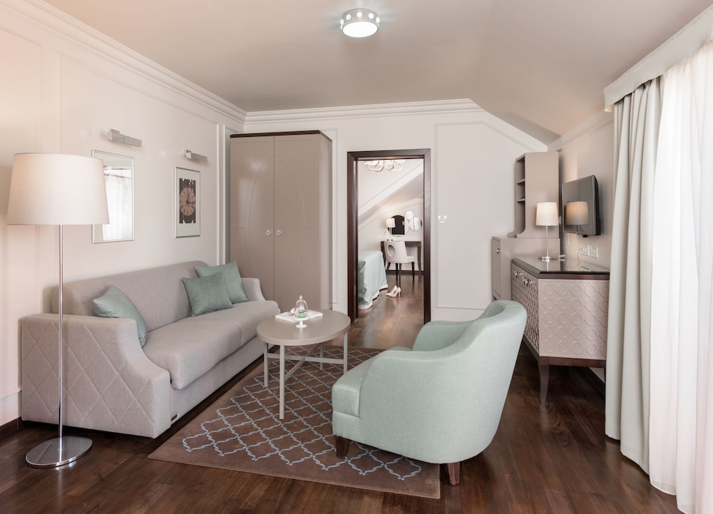 Luxury Suite photo 3