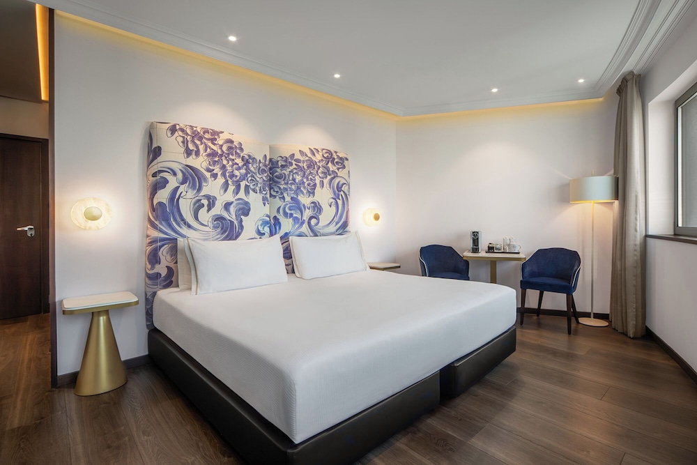 Deluxe Double Room Single Use, City View - Photo 12