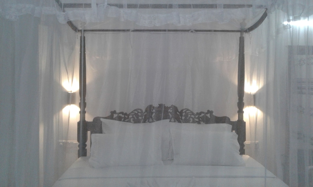 Camera (Double Room With Balcony and Superior)