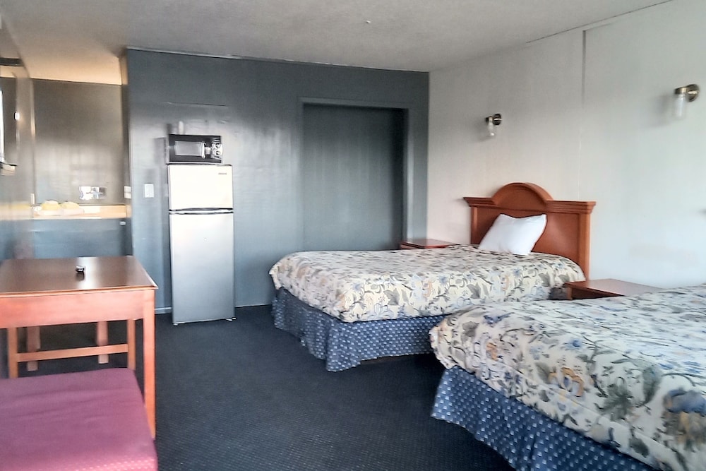Deluxe Room, 2 Queen Beds, Non Smoking