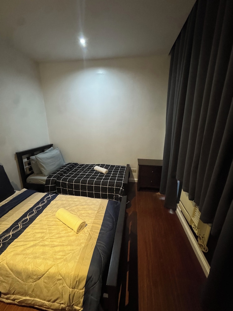 Family Double Room, Balcony, City View photo 3