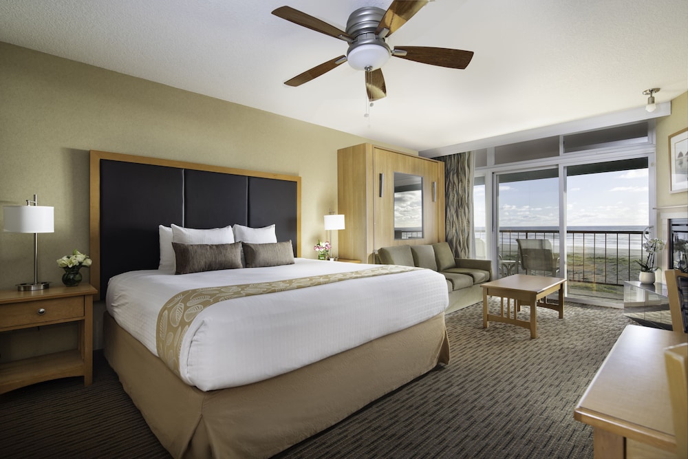 Standard Room, Multiple Beds, Non Smoking, Kitchenette photo 2