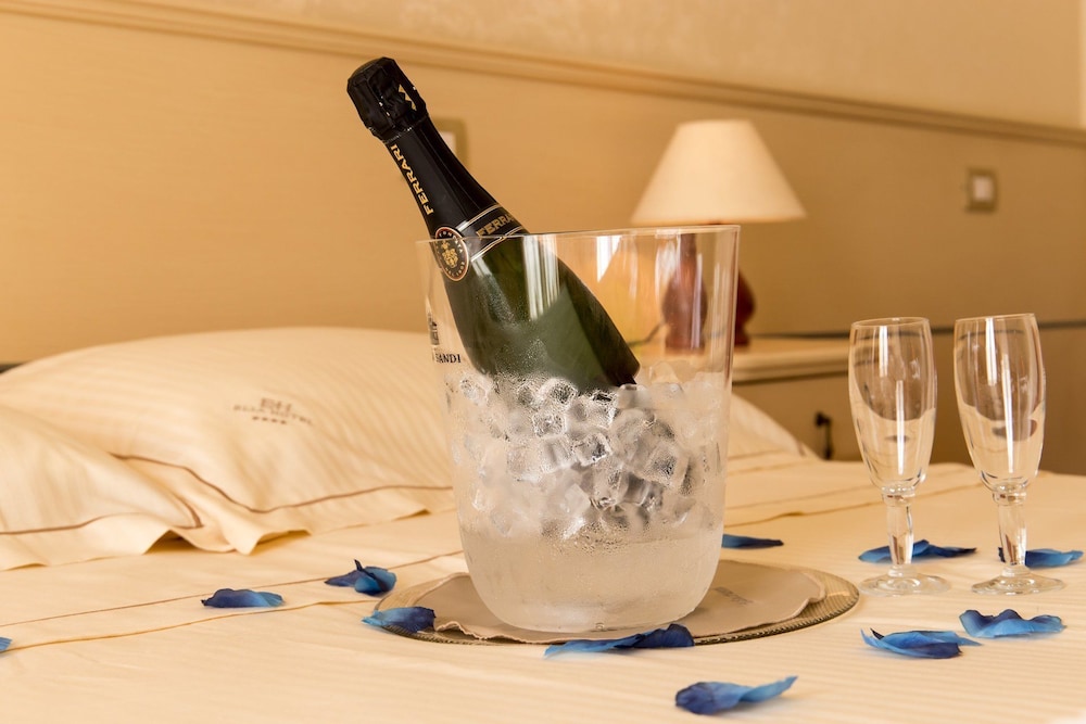 Suite, Jetted Tub photo 2
