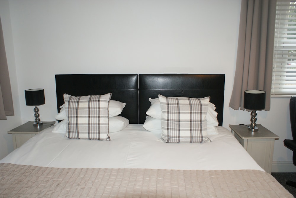 Super King En Suite, Ground Floor photo 3