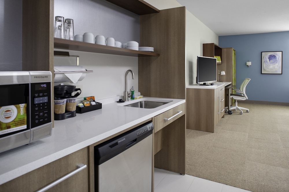 Studio, 1 Queen Bed, Accessible (Hearing) - Photo 4