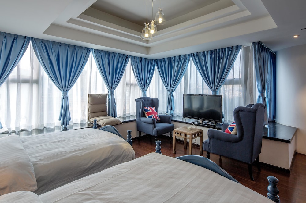 Deluxe Suite photo 2