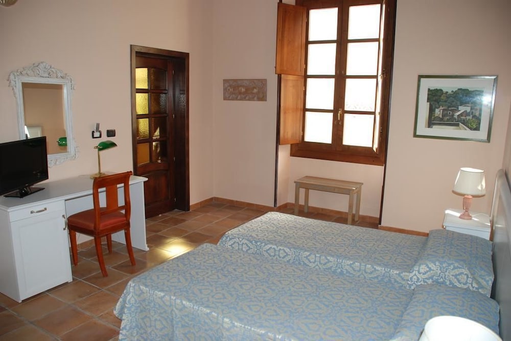 Double or Twin Room photo 1