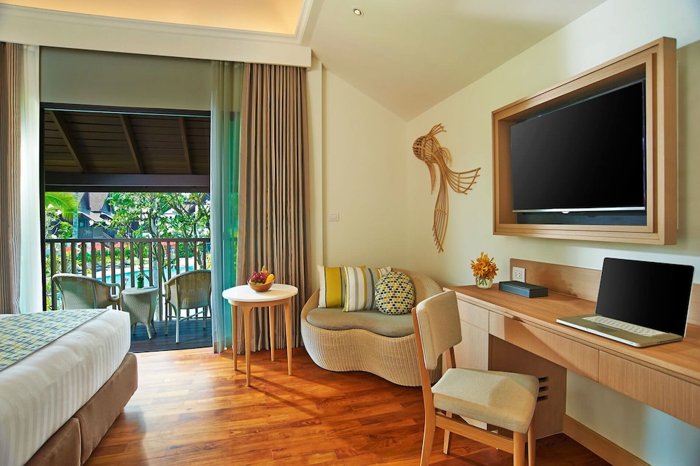 Deluxe King Room with Pool view -Thai Village Wing - Photo 2