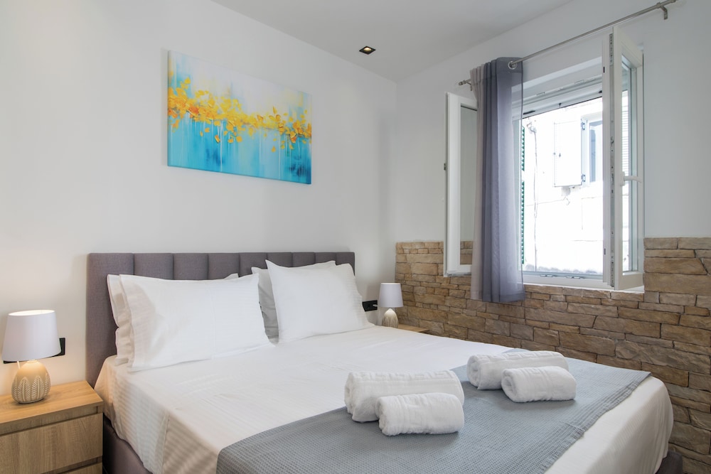 Deluxe Apartment, City View