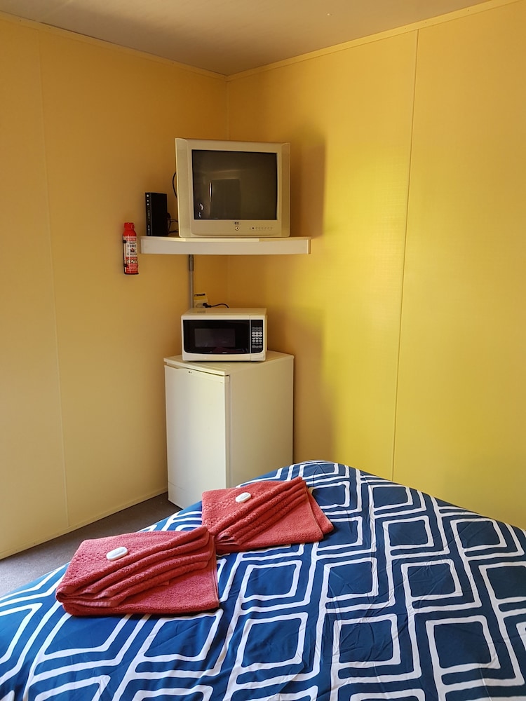 Basic Double Room Single Use, 1 Double Bed, River View photo 2