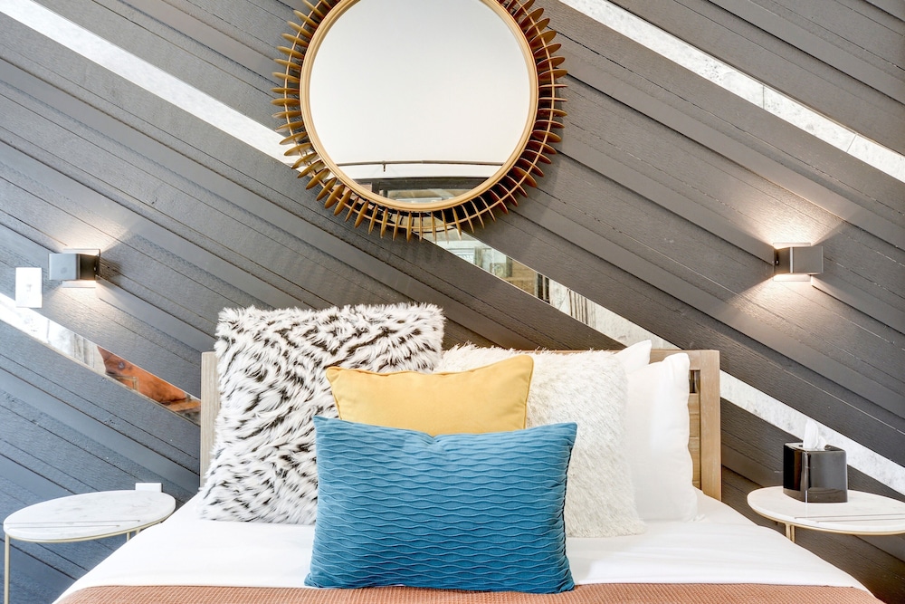 Cabin, Multiple Beds, Hot Tub, Hill View (Breezeway) photo 1