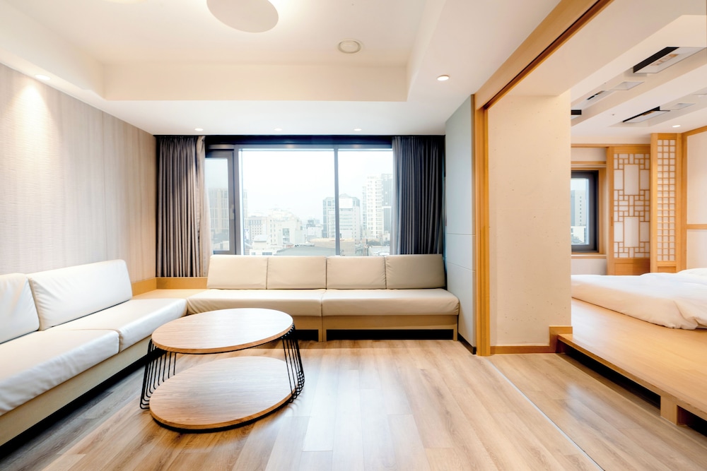 Korean Suite photo 2