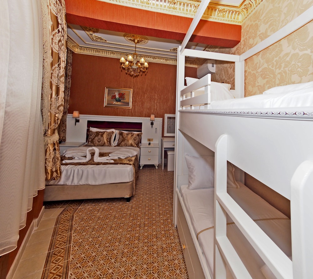 Junior Quadruple Room photo 2