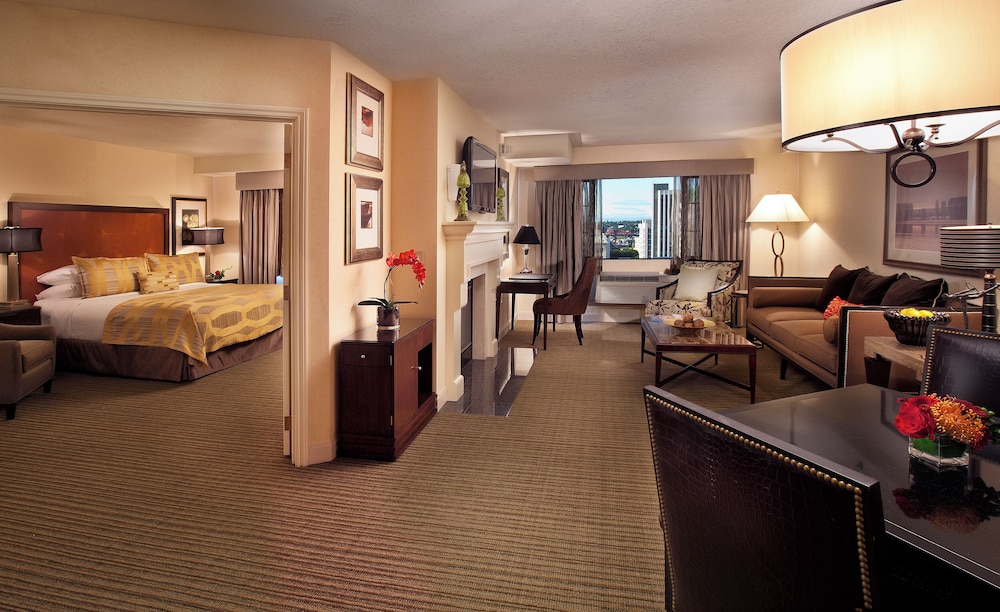 Suite, 1 King Bed, Accessible, Fireplace - Photo 1