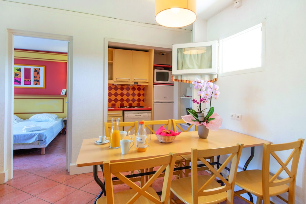 Comfort Apartment, 2 Bedrooms - Photo 10