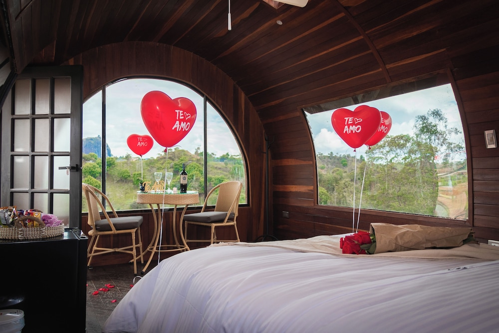 Deluxe Cabin, 1 Queen Bed, Non Smoking, Lake View photo 3