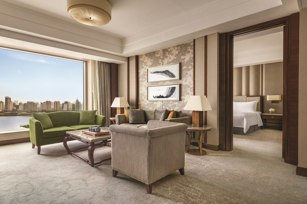 Executive Suite, 1 King Bed, River View photo 3