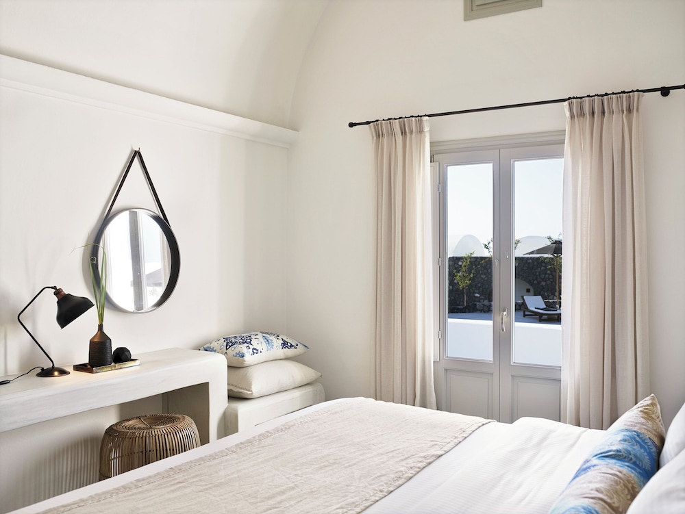 Partial Sea View Suite with Pool or Hot Tub