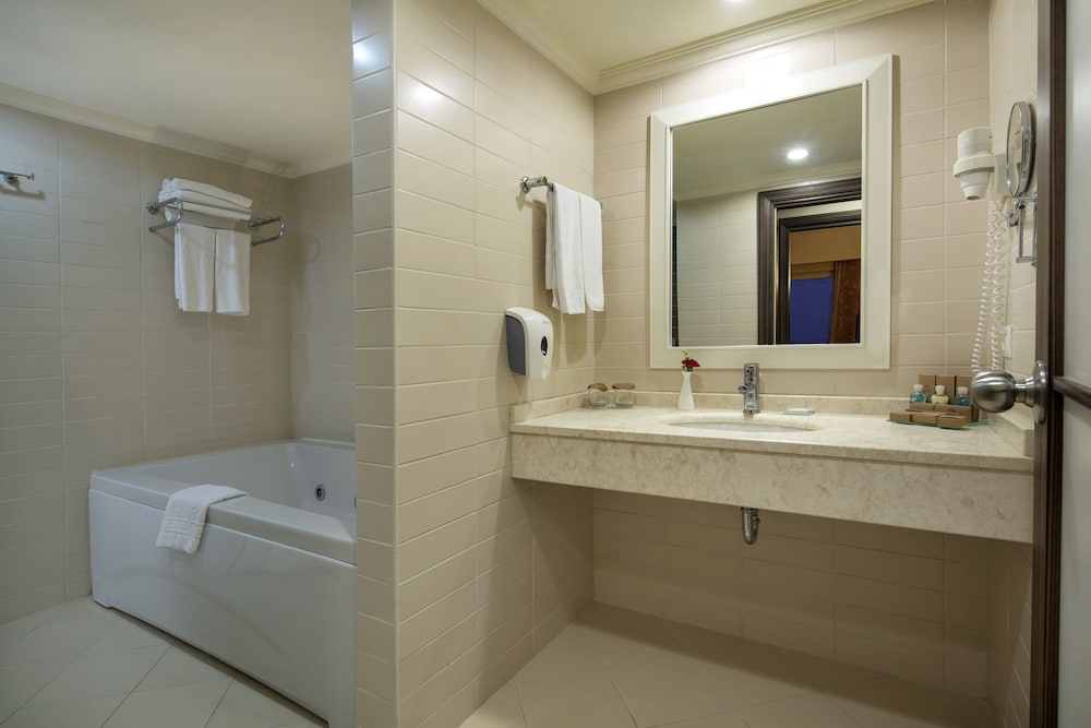 Standard Room, Partial Sea View