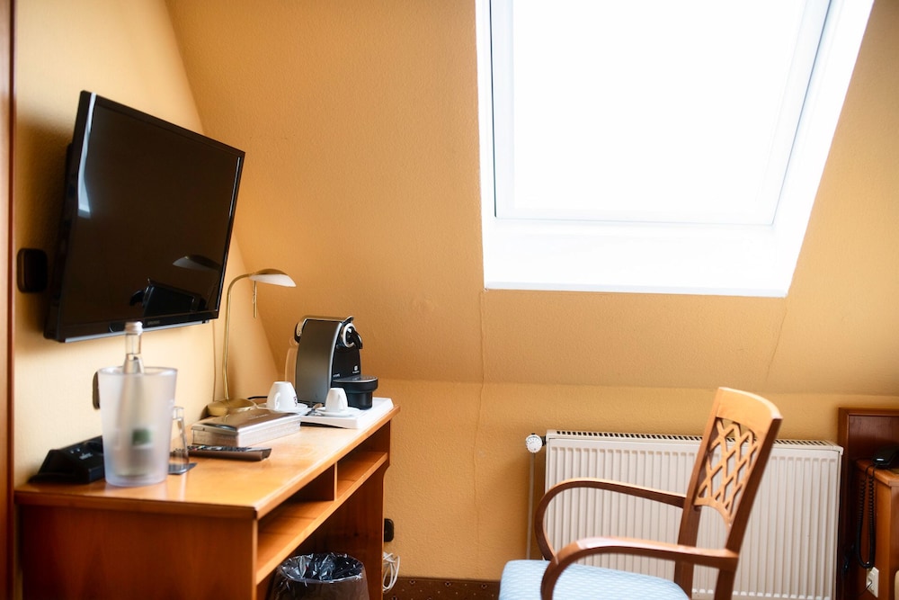 Economy Single Room