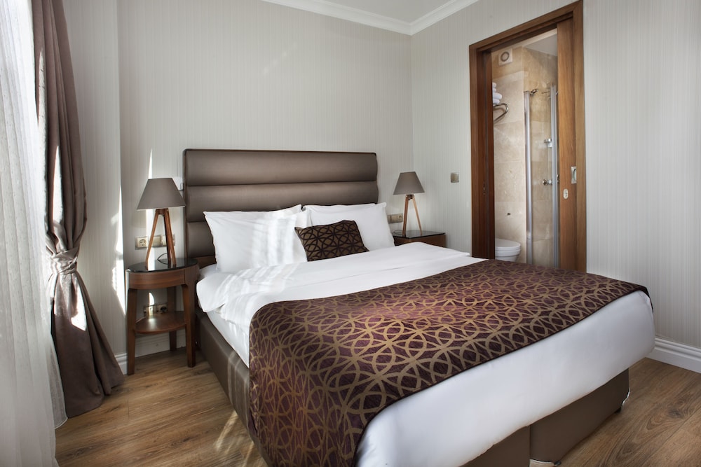 Deluxe Room, 1 Bedroom, Ensuite photo 3