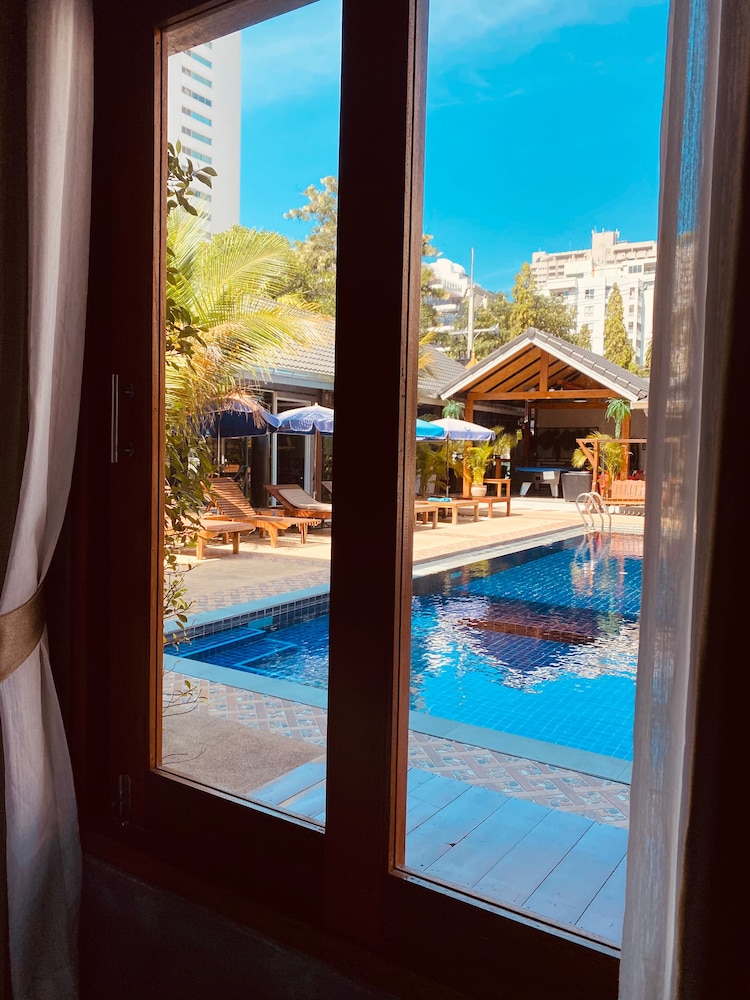 Deluxe Double Room, Pool View - Photo 3