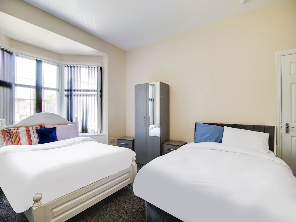 Standard Twin Room, 2 Twin Beds photo 3