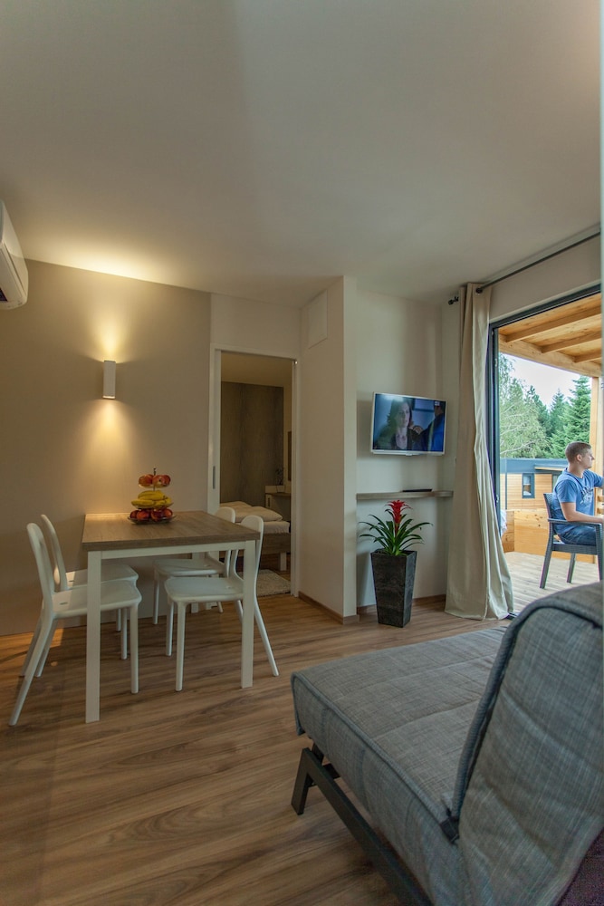 Mobile Home, 2 Bedrooms