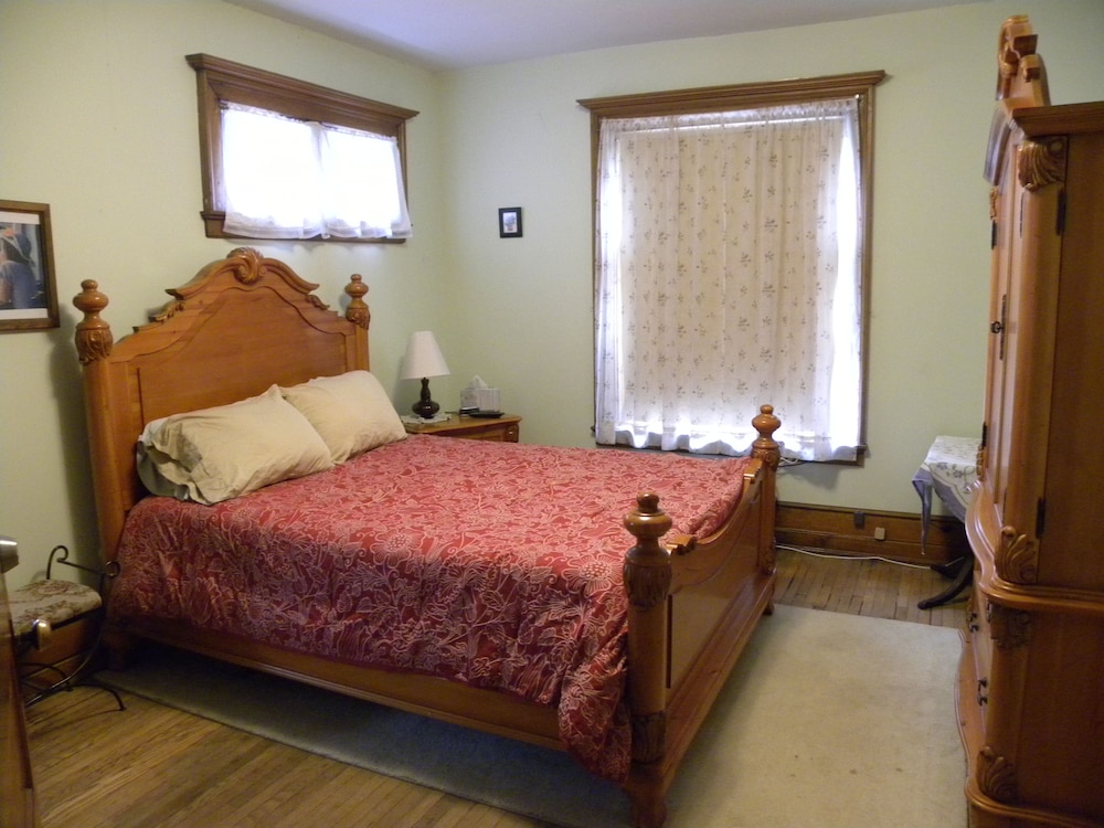 The Carl Room