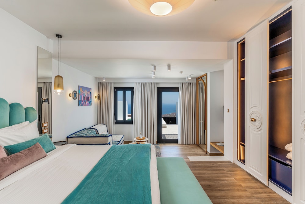 King Suite with Sea View and Heated Plunge Pool - Photo 5