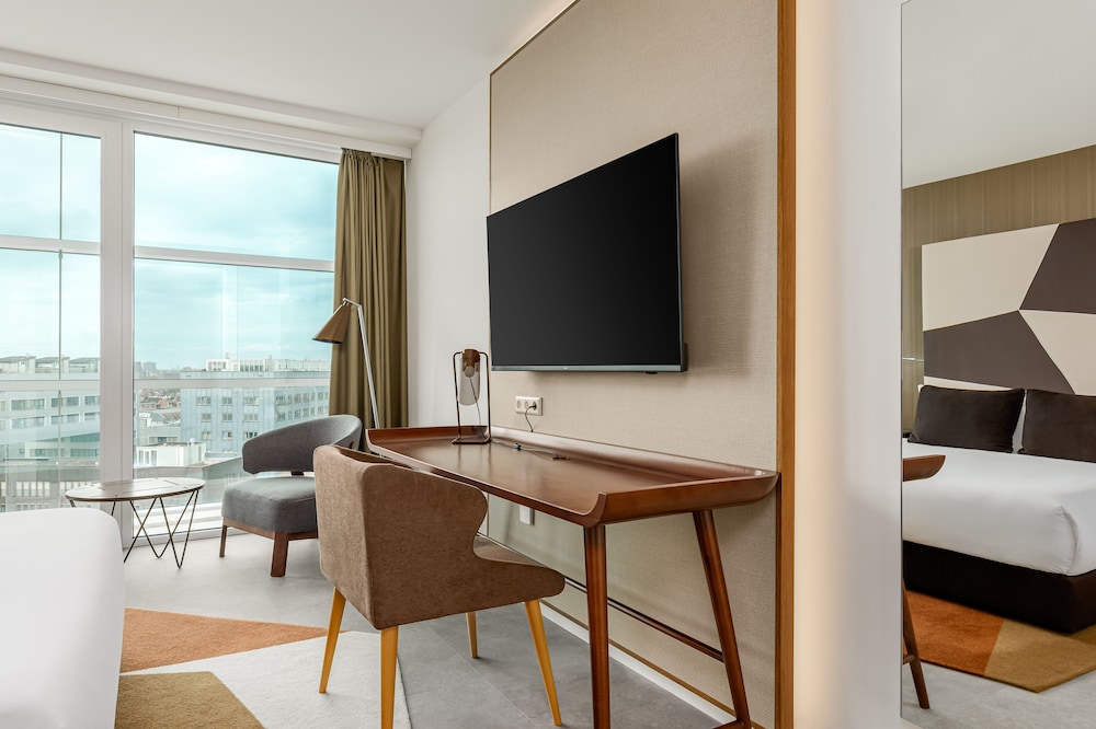 Superior Double Room, City View - Photo 8