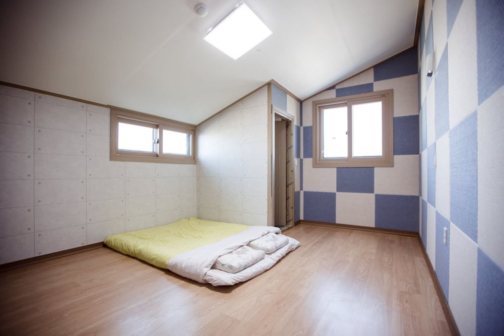 Double Room (Ondol) photo 2