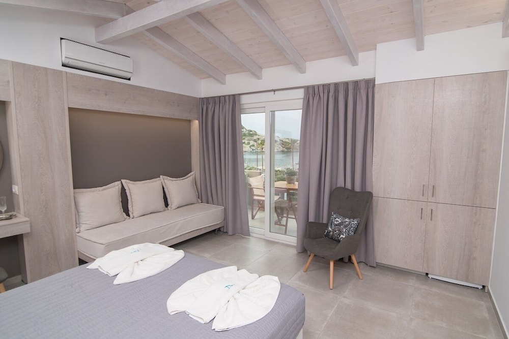 Superior Studio, Sea View