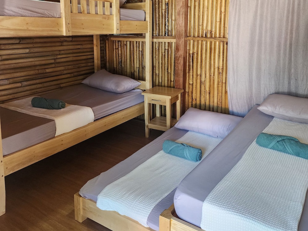 Economy Twin Room, Balcony, Beach View