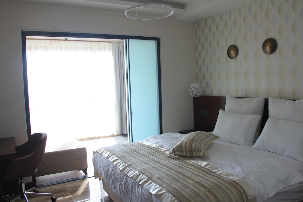Deluxe Suite, Sea View photo 1
