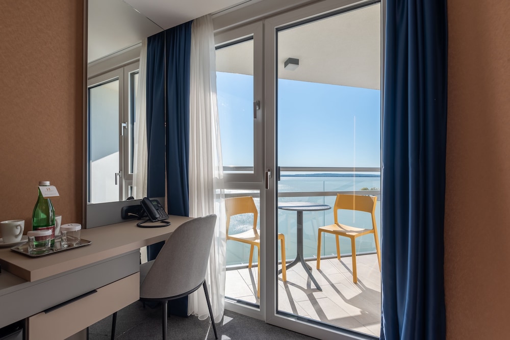 Standard Suite - Photo 5