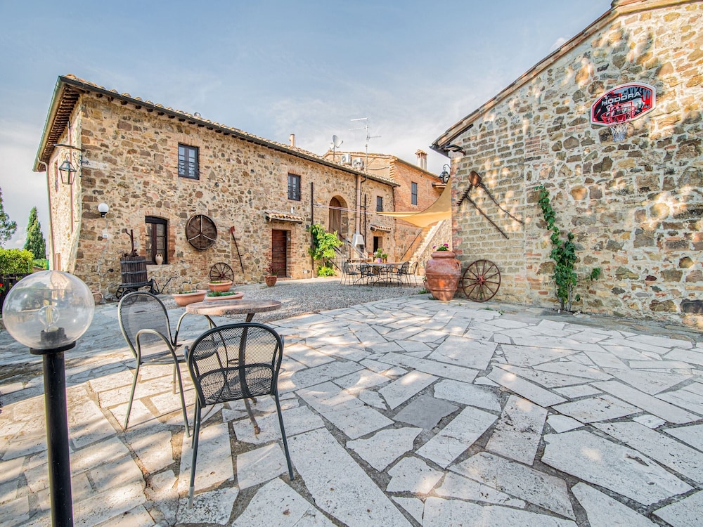 Villa photo 1