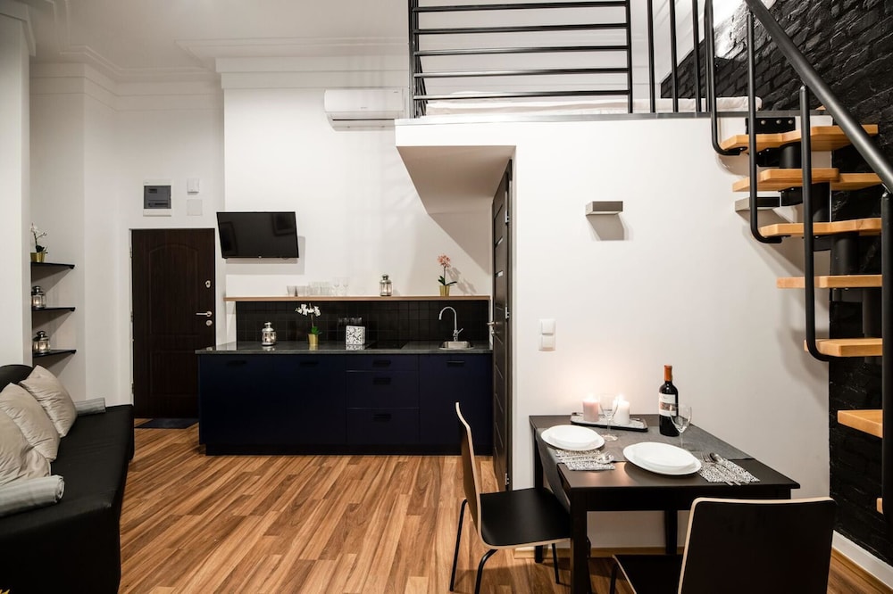 Apartment (D16)