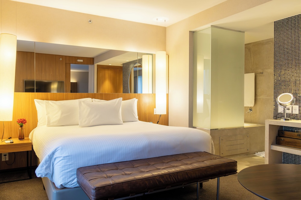 Royal Suite, 1 King Bed with Sofa bed, City View