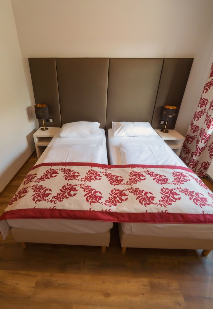 Double Room - Photo 3