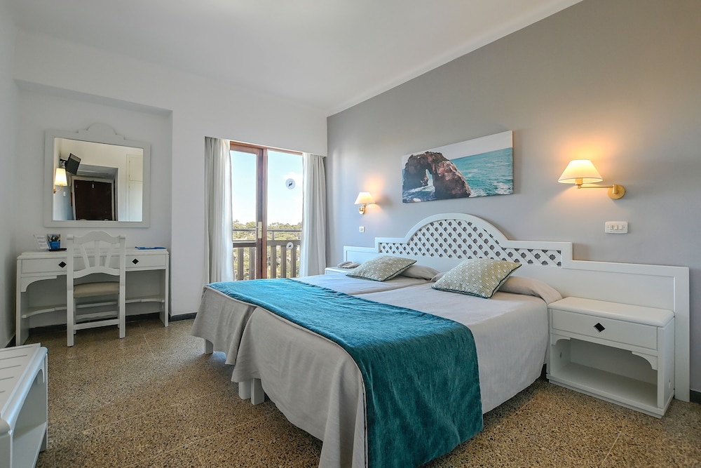 Habitación Doble Estándar, Balcón, Vista Parcial al Mar (Ocupación 3)