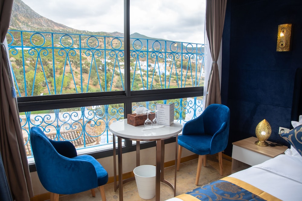 Junior Suite with balcony - Photo 16