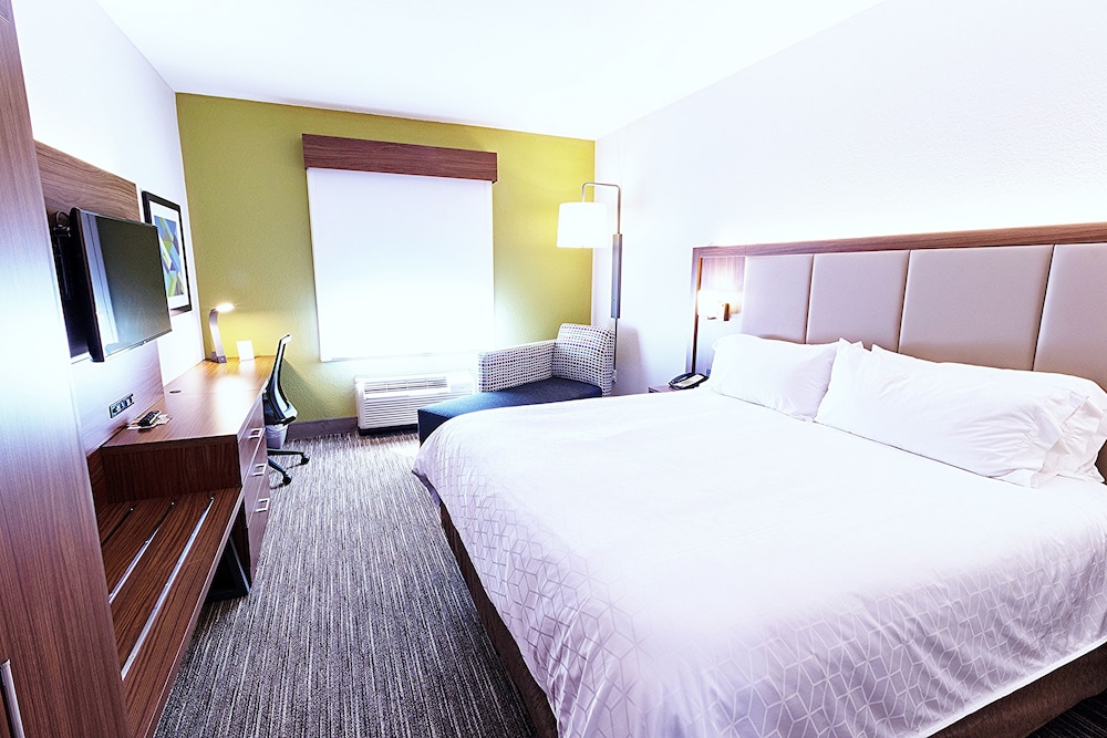 Standard Room, 1 King Bed - Photo 1