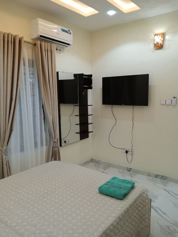 Exclusive Apartment, Non Smoking photo 3